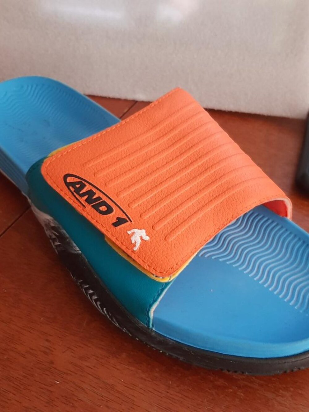 NEW ! And 1 Men MultiColor Slipper Size 9